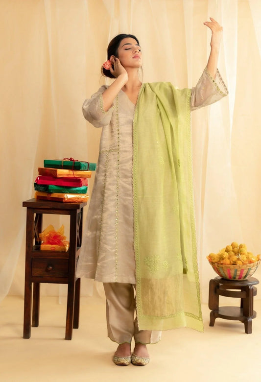 Grey striped tissue chanderi kalidaar kurta with straight salwar and green chikankari dupatta <br data-mce-fragment="1"> - Sohni