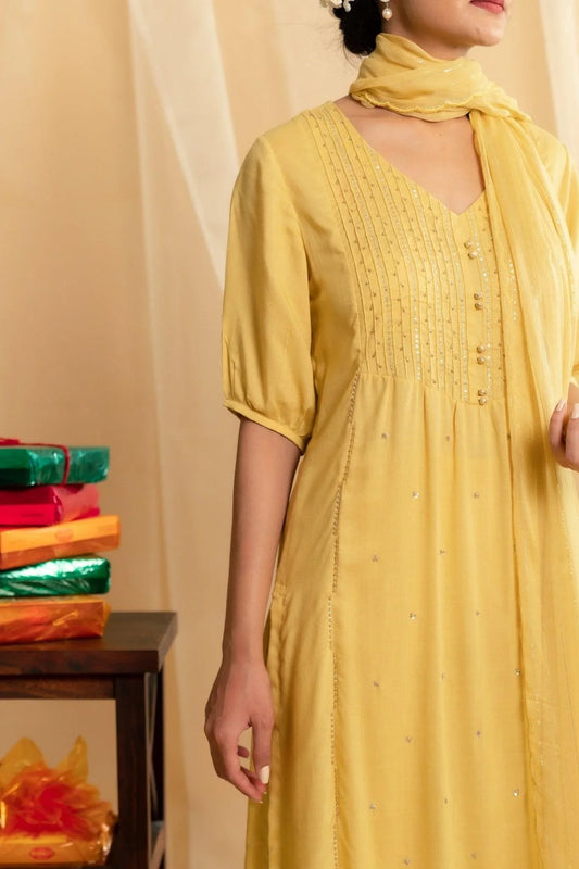 Lemon yellow hand embroidered modal kurta set with scalloped lurex dupatta - Sohni