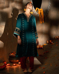Teal green panelled silk velvet kurta with embroidered collar and sleeves - Sohni